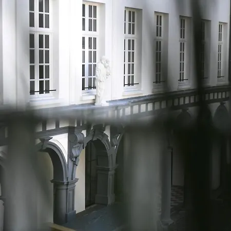 Music Of The World - Apartment *